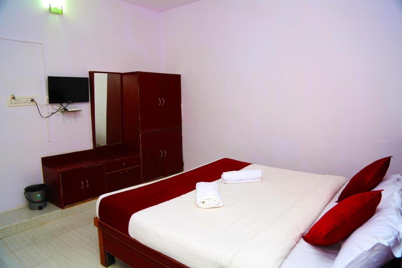 La Flora Beverly Hill Resort Madikeri Exterior photo