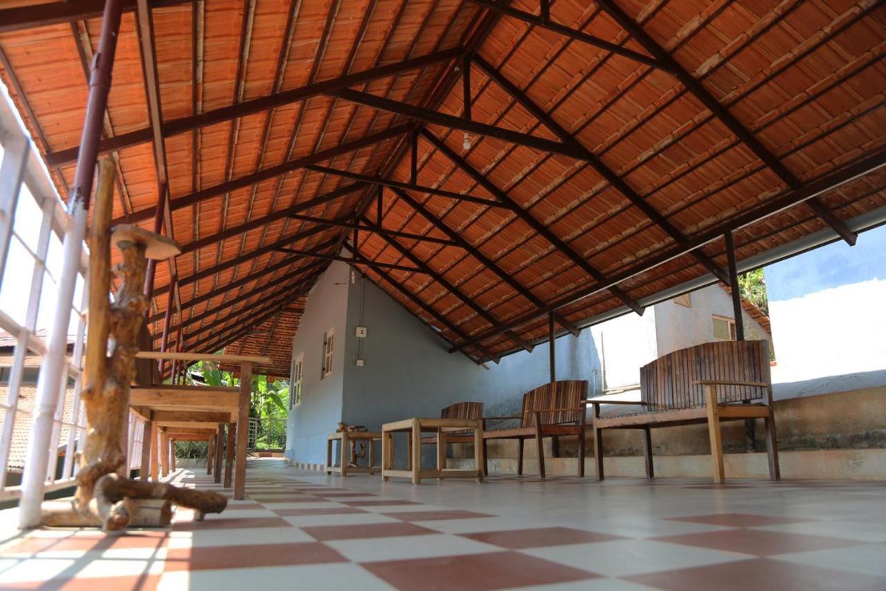 La Flora Beverly Hill Resort Madikeri Exterior photo