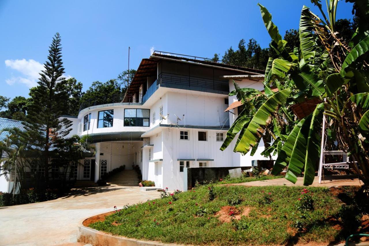 La Flora Beverly Hill Resort Madikeri Exterior photo